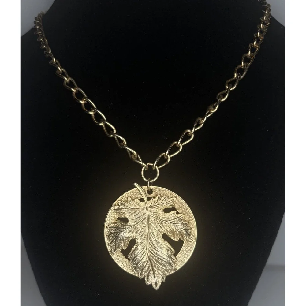 Leaf Pendant Necklace 23